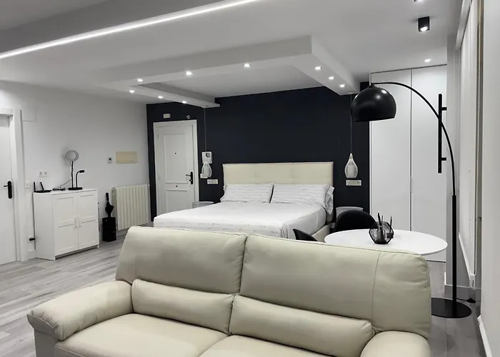 Apartment B&w Andres De La Llosa *