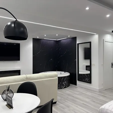 Appartement B&w Andres De La Llosa *